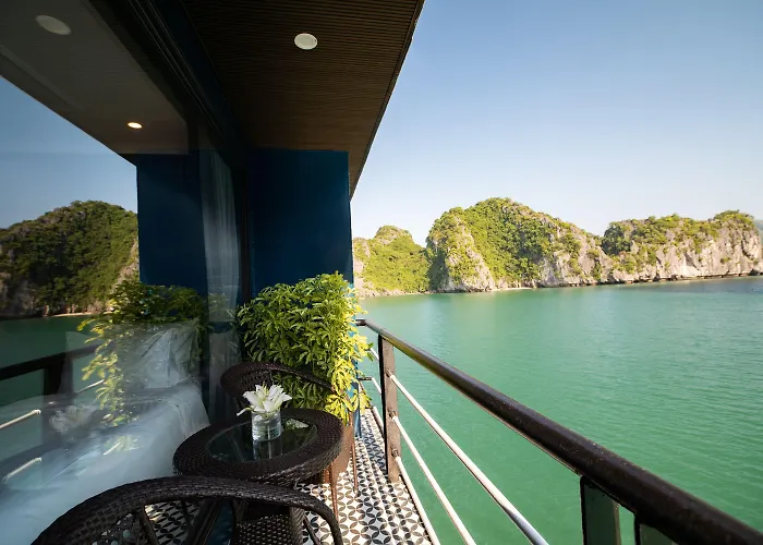 Rosy Cruises  Hạ Long