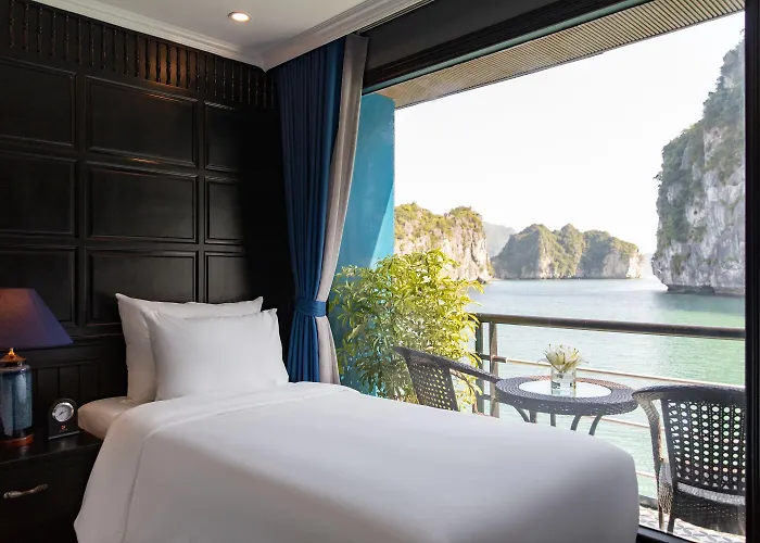 Rosy Cruises Ha Long