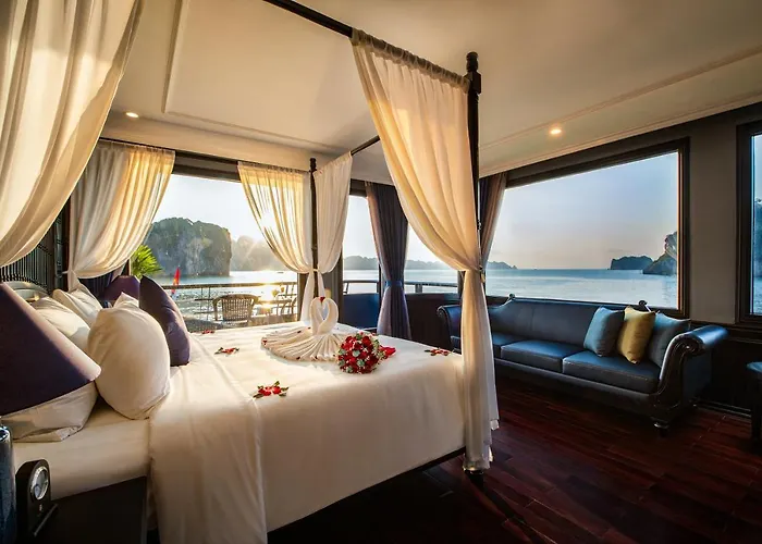  Rosy Cruises Hạ Long