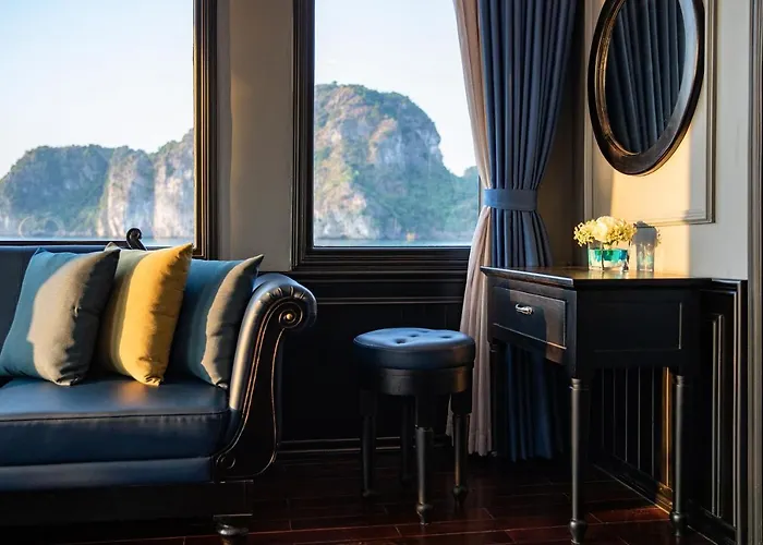 Rosy Cruises Hạ Long