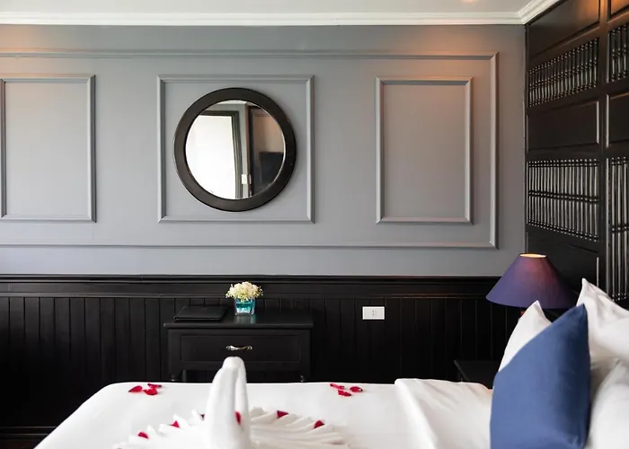 Rosy Cruises 5* Hạ Long